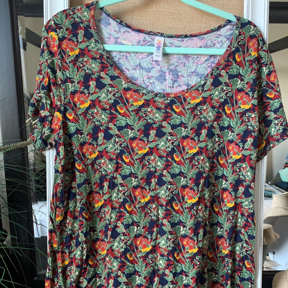 Lularoe Women's Classic T- Shirt-Scoop Neck